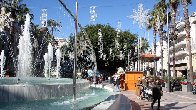 La nueva fuente y la recién reformada Plaza de las Monjas, estas Navidades.