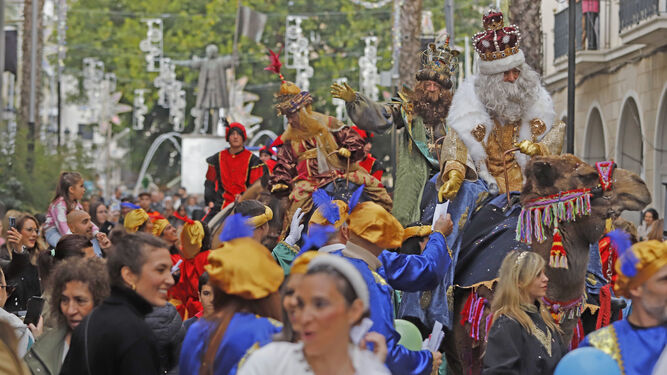 Los Reyes Magos y la Estrella de la Ilusión en su llegada a Huelva el 4 de enero
