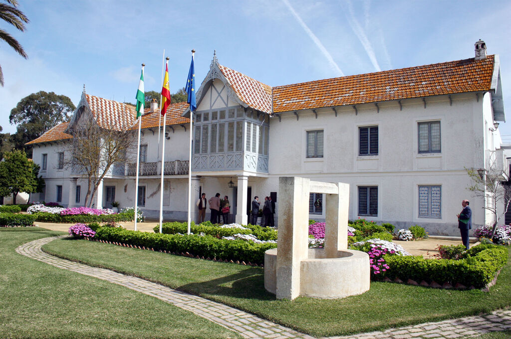El bello palacio de Huelva donde los presidentes del Gobierno de Espa&ntilde;a pasan sus vacaciones