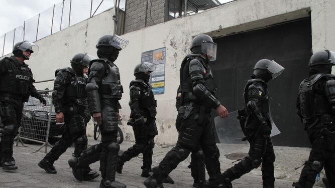 Patrulla de la policía ecuatoriana en Quito.