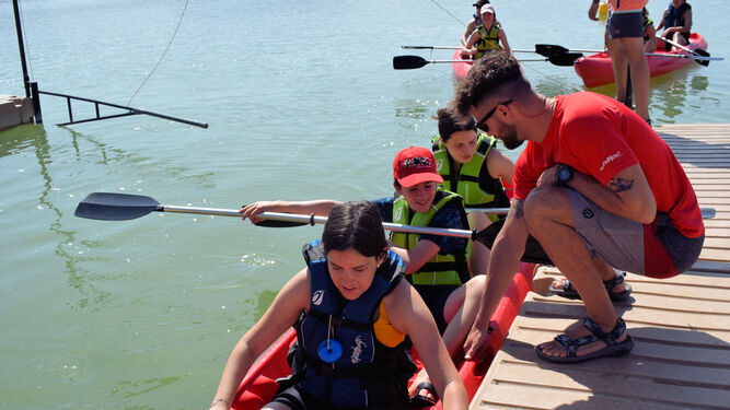 Practicar actividades náuticas en la escuela ayuda al rendimiento de los estudiantes, según investigadores de Huelva