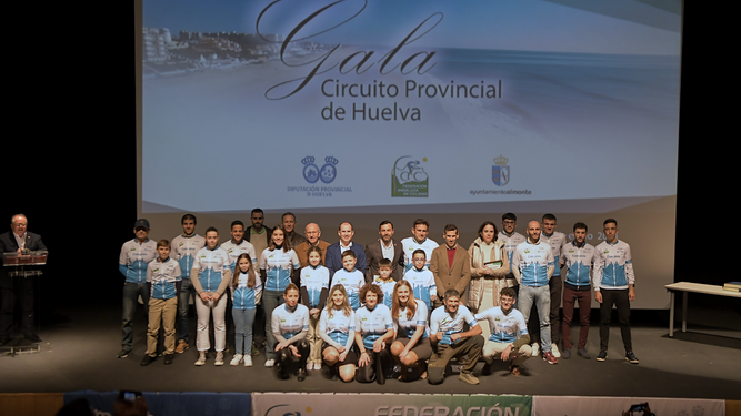 Foto de familia en la Gala Circuito Provincial de Huelva.