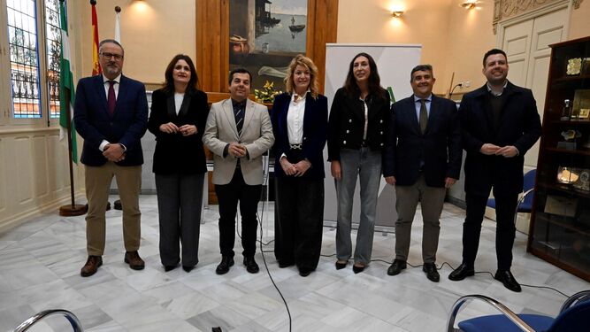 Loles López presenta la primera Estrategia para Personas sin Hogar en Andalucía.