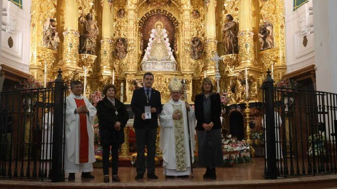 Entrega de la Medalla de Huelva a la Virgen del Rocío.