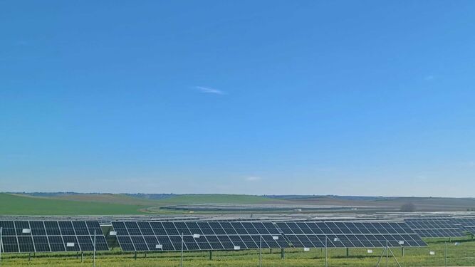 La multinacional francesa Engie inaugura en Huévar un parque fotovoltaico de 72 MW tras invertir 40 millones