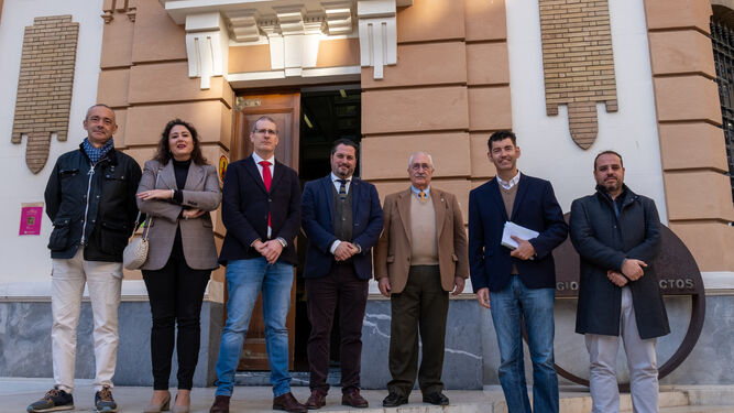 Foto del acuerdo entre la Diputación y el Colegio de Arquitectos de Huelva