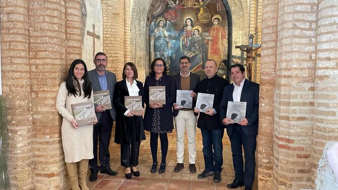 Los onubenses conocerán la historia del alcázar y las murallas de Niebla gracias a dos nuevas publicaciones