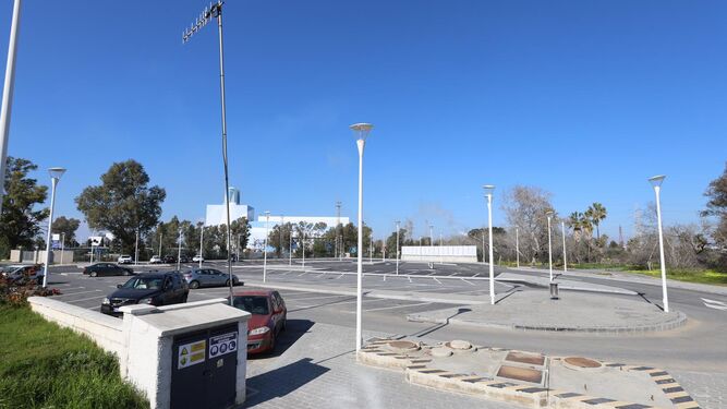 Nuevas plazas de aparcamiento en las inmediaciones del Monumento a Colón.