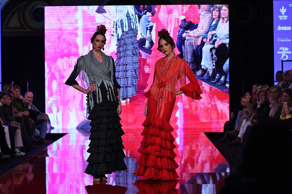 Lunares, comodidad y mantoncillos: Estas son las tendencias para los trajes de flamenca de romer&iacute;as y ferias