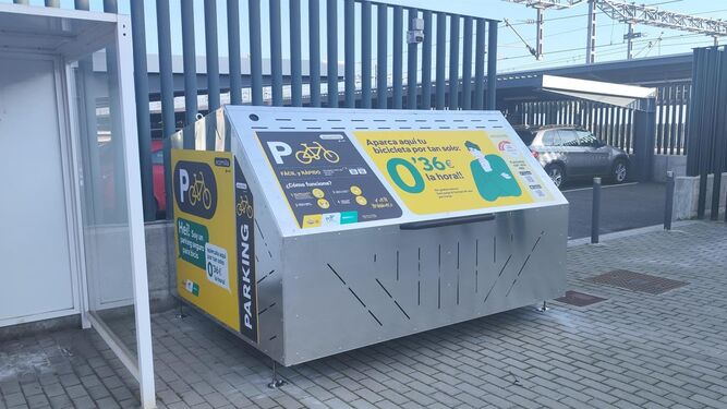 El nuevo aparcamiento para bicicletas en la estación de Huelva.