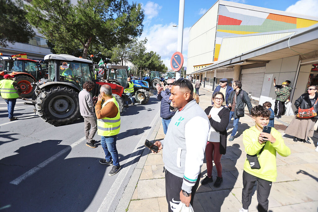 Im&aacute;genes de la jornada de protestas de los agricultores en Huelva