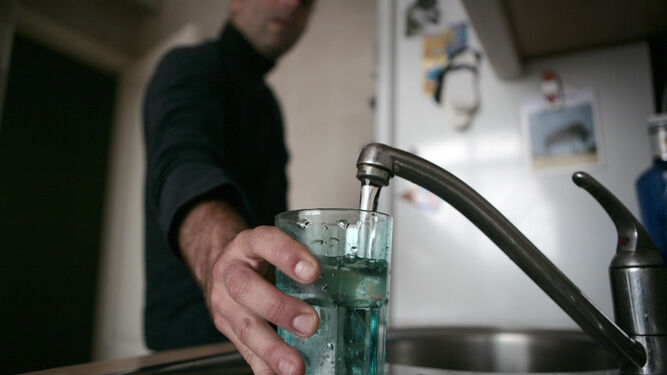 Limitan a 200 litros de agua por habitante y día en la Sierra de Huelva