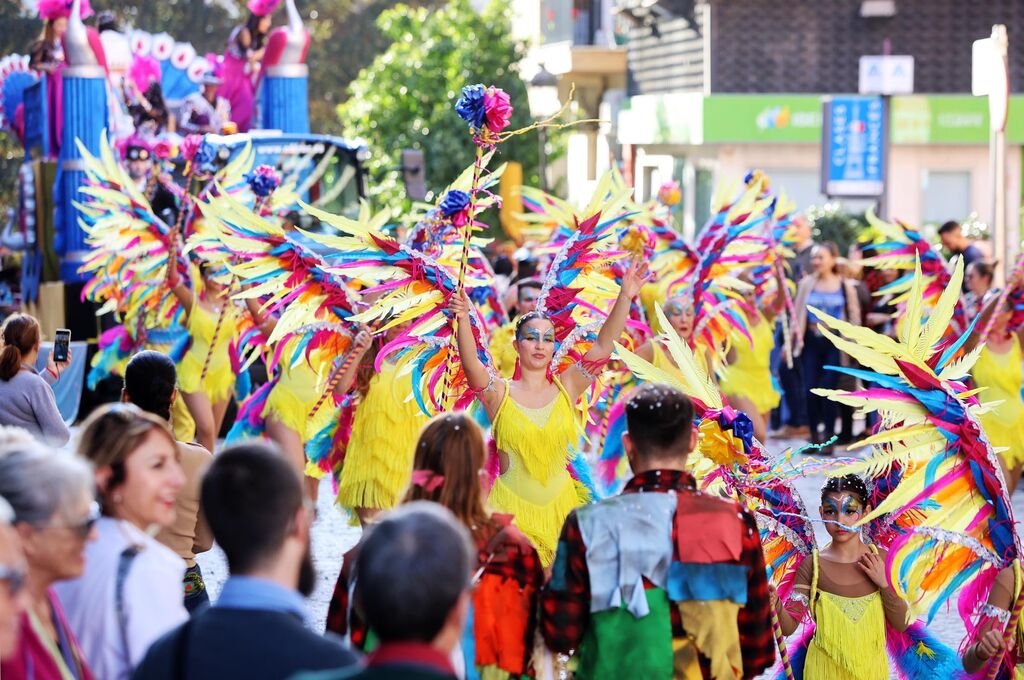 Im&aacute;genes de la cabalgata del Carnaval Colombino 2024