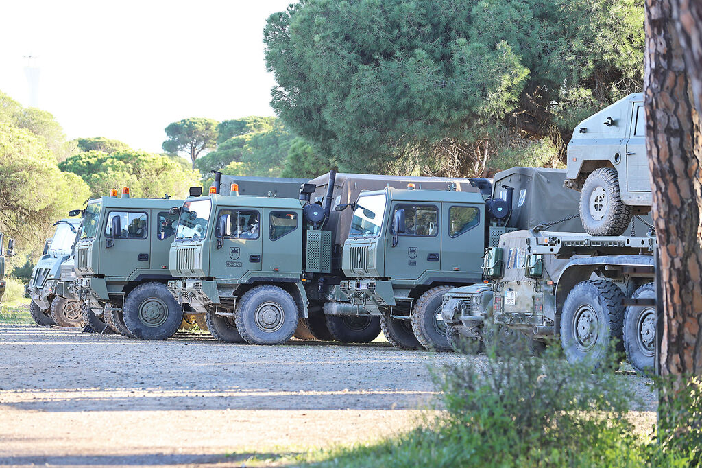 Despliegue de militares de la Brigada Canarias XVI en la base de El Picacho, en Mazag&oacute;n