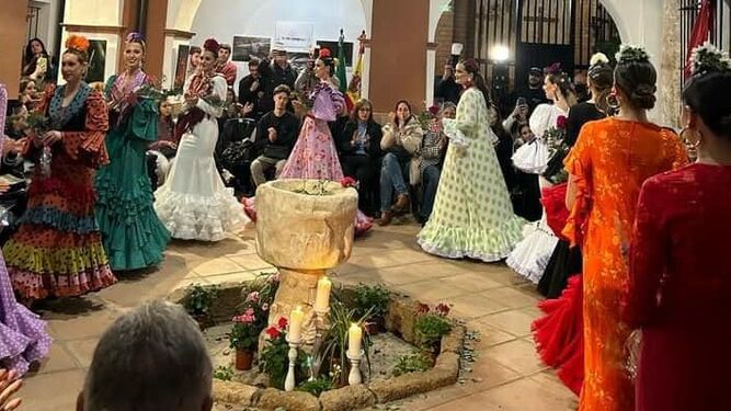 Desfile de moda flamenca organizado por la Hermandad de Niebla.