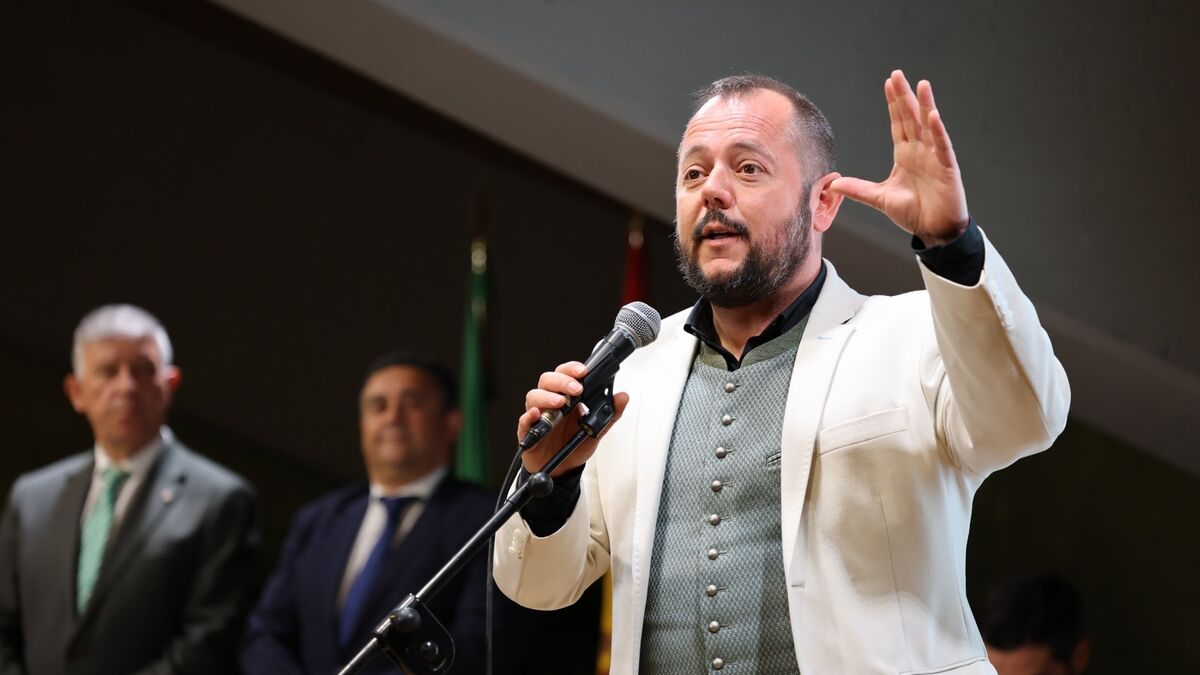 Jeromo Segura enamora con un emocionante fandango del himno de Andalucía