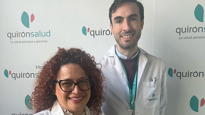 Janeth Badillo e Guillermo Isasti en el Hospital Quirónsalud Huelva.