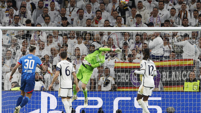 El Real Madrid sufre para estar en cuartos (1-1)