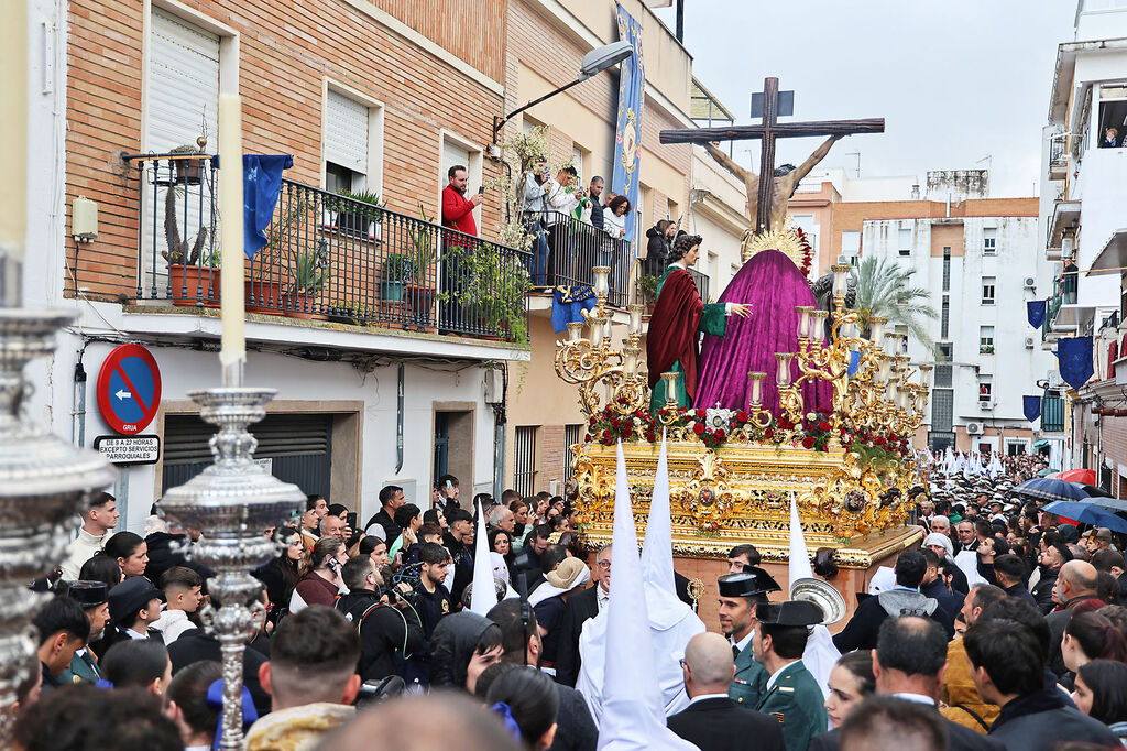 Las mejores im&aacute;genes del Martes Santo en Huelva: La Hermandad de La Lanzada
