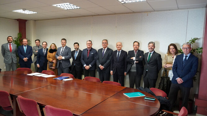 Firma del acuerdo entre la Agencia Provincial Tributaria de Huelva y siete entidades financieras.