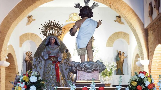 La Virgen de la Esperanza y el Niño de la Bola se encontraron en el interior de la parroquia