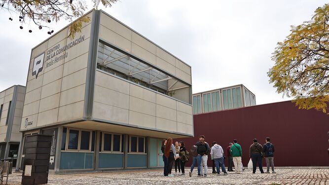 El Centro de la Comunicación Jesús Hermida de Huelva.