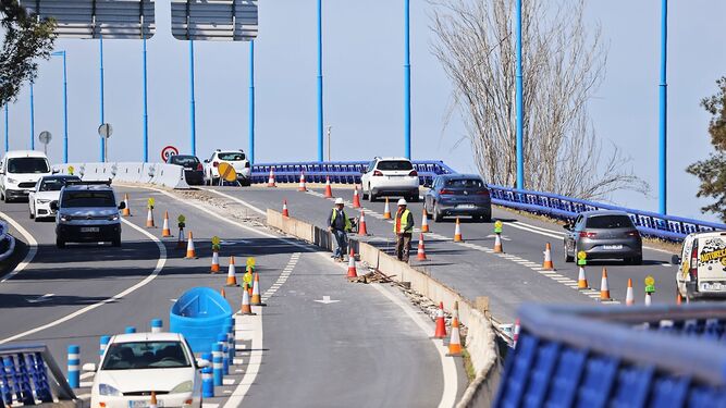 La imagen del Puente del Odiel hace un mes por las obras