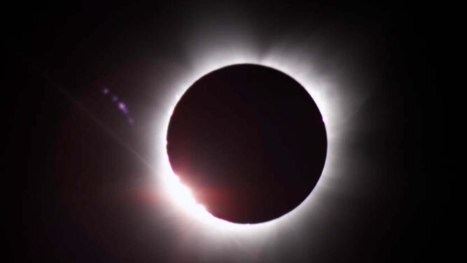 Foto de archivo de un eclipse solar.