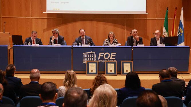 El presidente de la FOE, José Luis García-Palacios Álvarez, presidió este viernes la asamblea general de la federación.