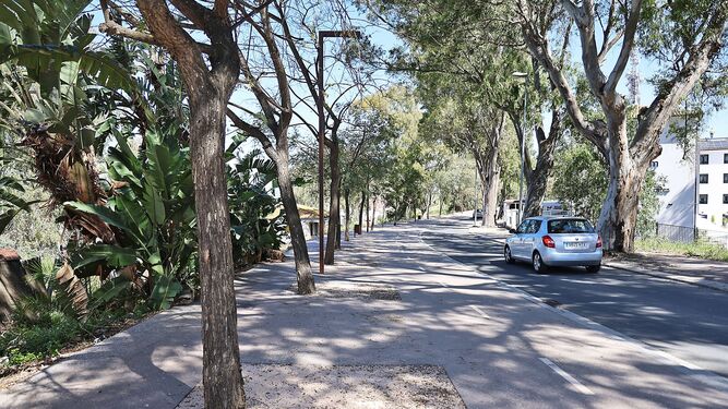 Tramo de la avenida Manuel Siurot de Huelva.
