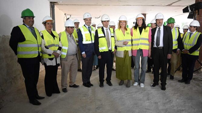 Visita las obras de reforma de la residencia de mayores La Orden de Huelva.