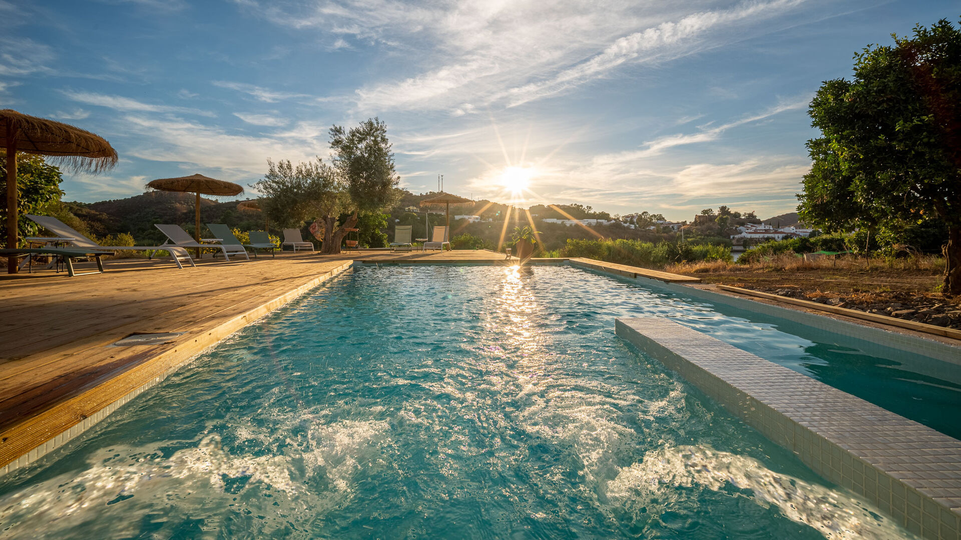 El oasis secreto con piscina y embarcadero propio que podr&aacute;s encontrar en Huelva