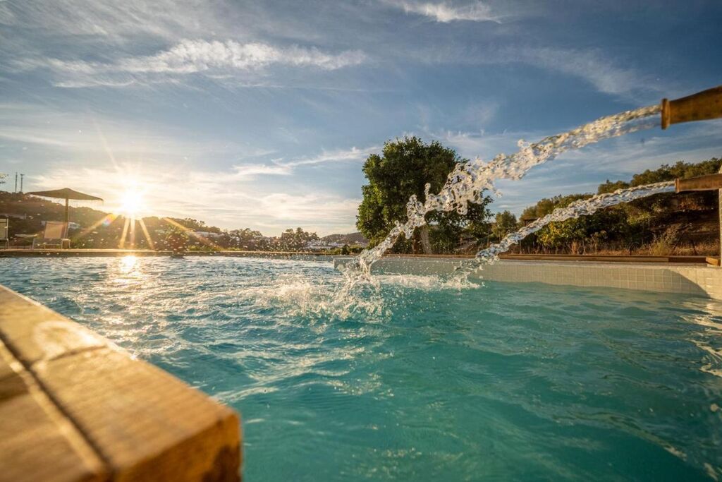 El oasis secreto con piscina y embarcadero propio que podr&aacute;s encontrar en Huelva