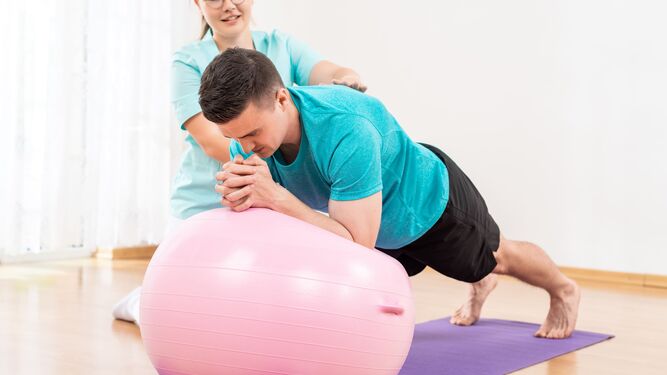 SEOM asegura que el ejercicio físico es beneficioso antes, durante y después del cáncer.